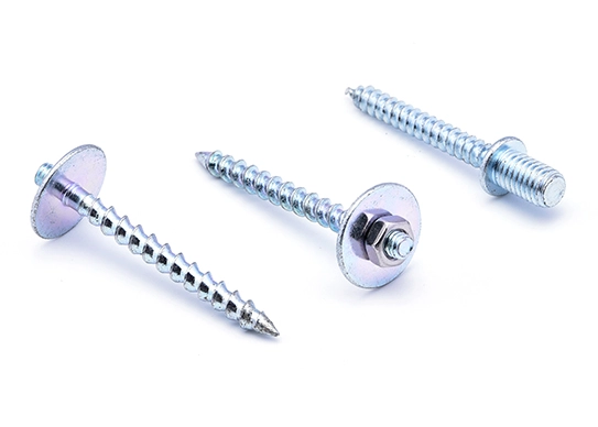 Tornillo autorroscante no estándar para construcción