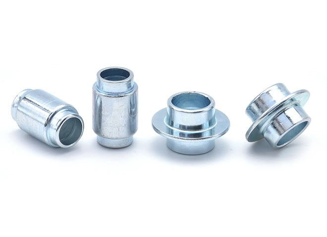 Pieza mecanizada de zinc azul y blanco de múltiples estaciones