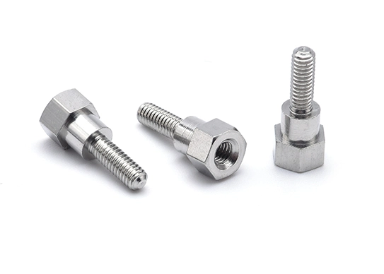 Tornillo escalonado de rosca interna hexagonal