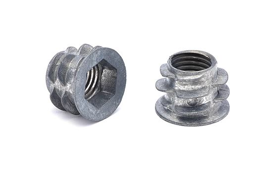 Tuerca de mueble de aleación de zinc moldeada por inyección