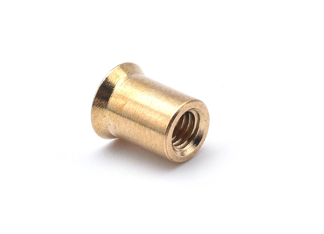 Tuerca remachable de cobre