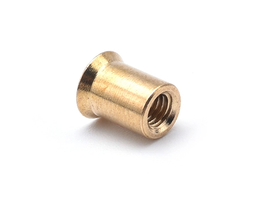 Tuerca remachable de cobre