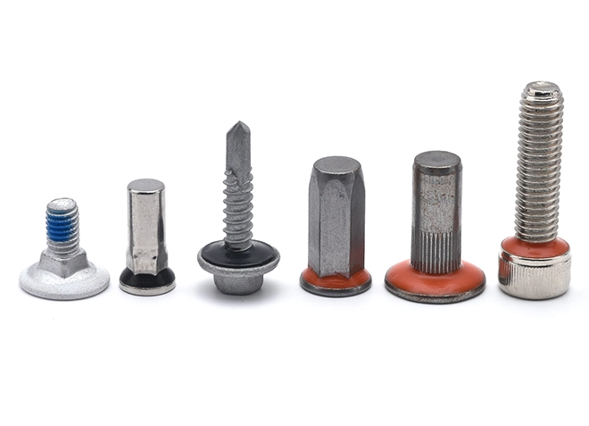 Tornillos y remaches impermeables