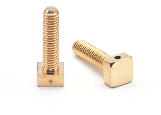 Tornillo de latón autorroscante de cabeza cuadrada