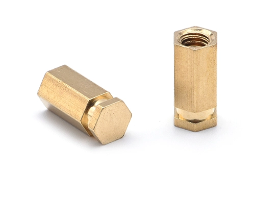 Componente de cobre con agujero ciego hexagonal