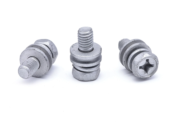 Tornillo no estándar de triple combinación