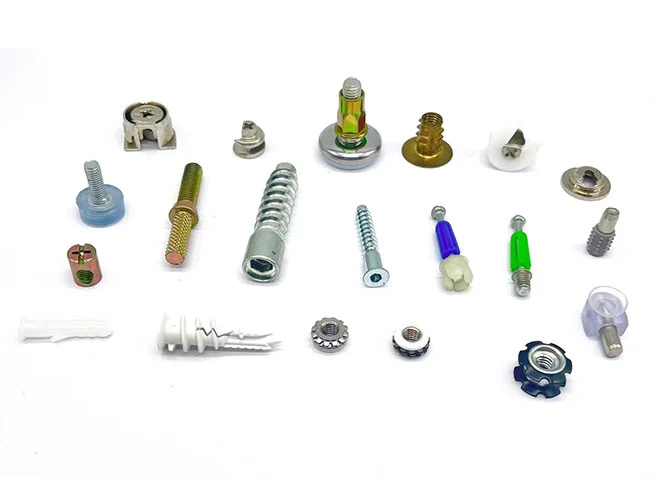 Sujetadores y fijaciones para muebles