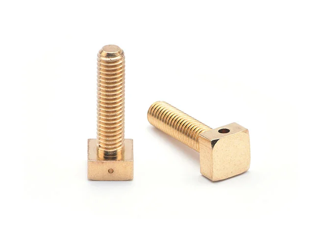 Tornillos de cobre